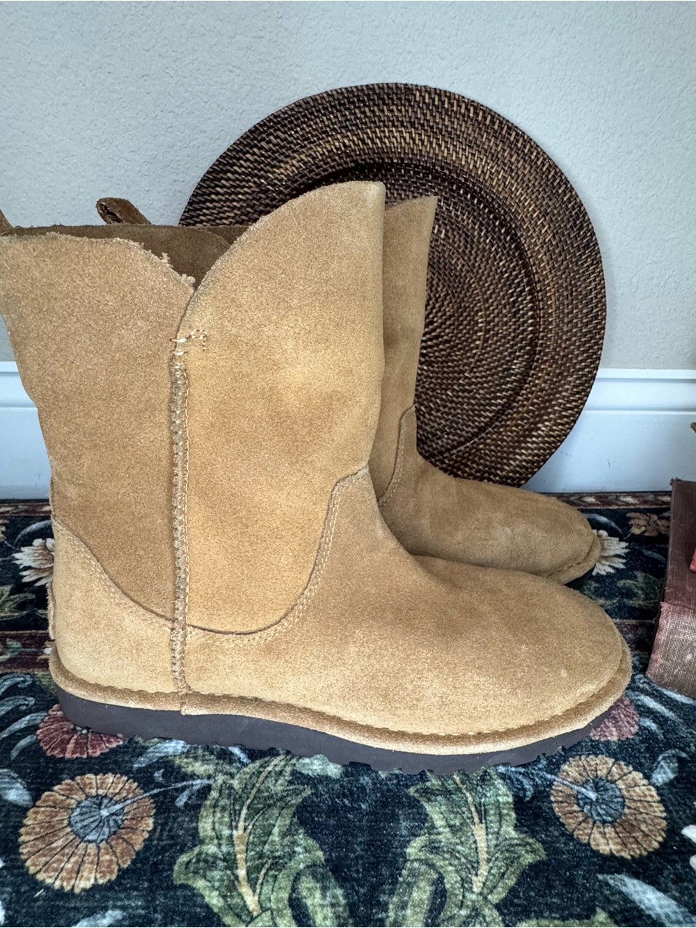 UGG | Alida Suede Tan Unlined Boots Size 9 - Picture 2 of 12